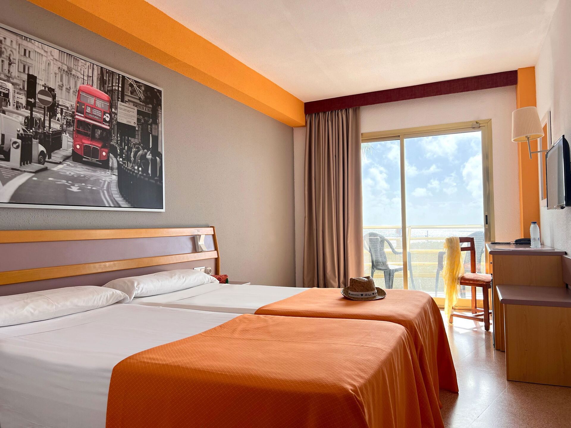 Fly & Go Hotel Mercury by Alegria