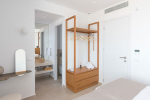 Plethora Suites