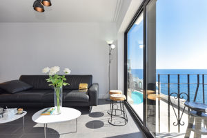 Seaside Suites