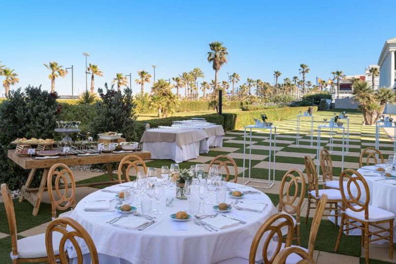 Las Arenas Balneario Resort