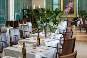 Las Arenas Balneario Resort