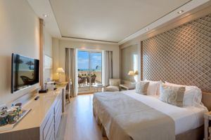 Las Arenas Balneario Resort