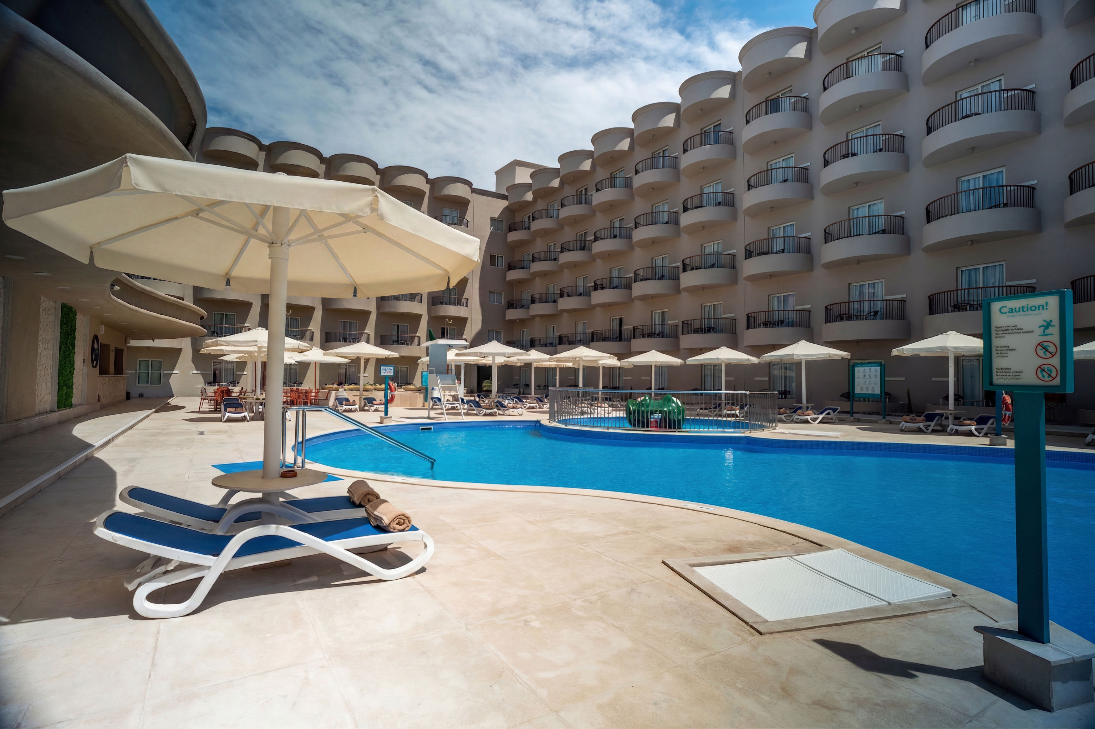 Serano Club