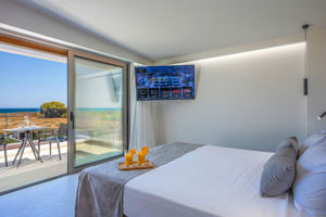 Woonvoorbeeld suite met whirlpool bovenverdieping