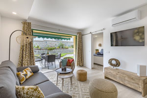 Aquarius Apartments