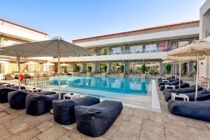White Olive Premium Hotel