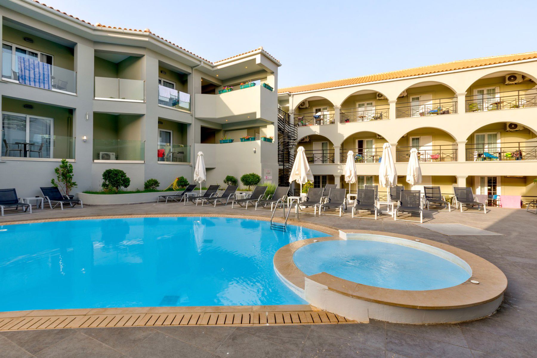 White Olive Premium Hotel