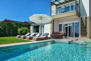 Sunny Villas