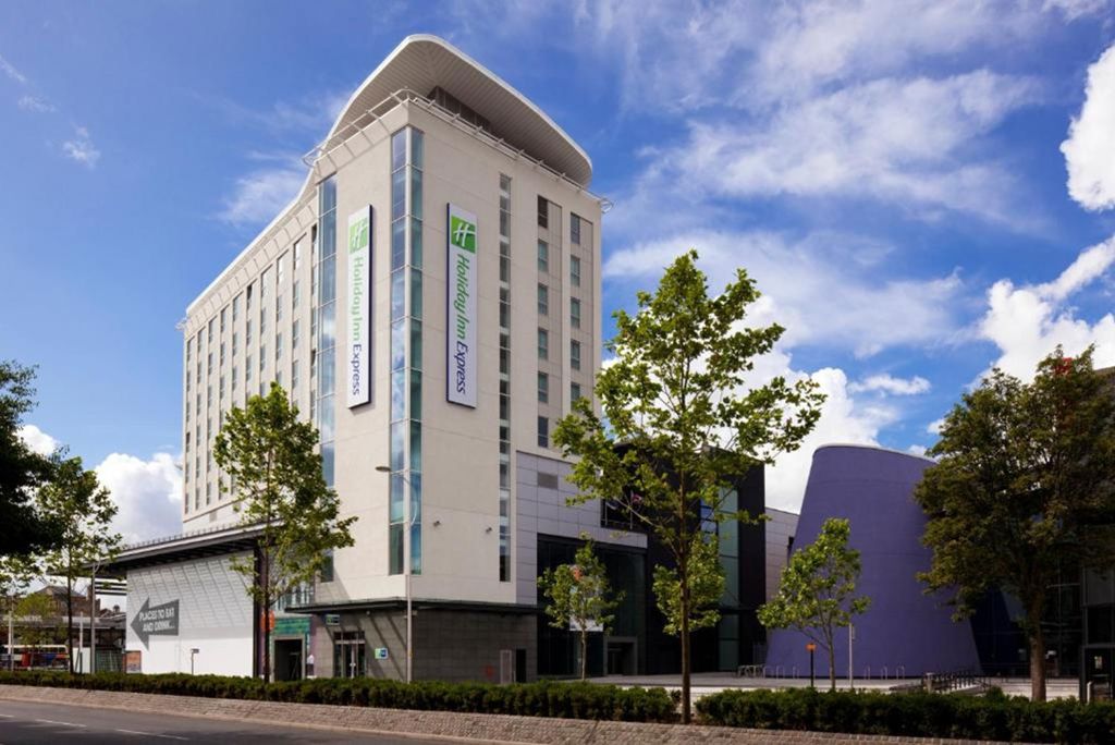 Holiday Inn Express Hull City Centre - incl. voetbalticket