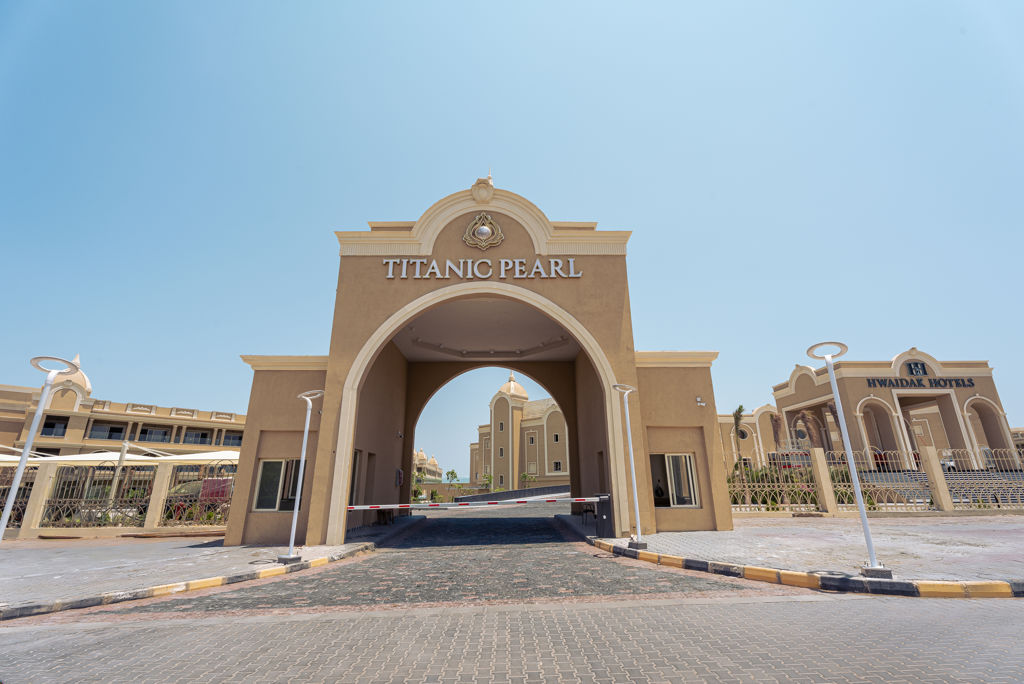 Titanic Pearl & Aqua Park