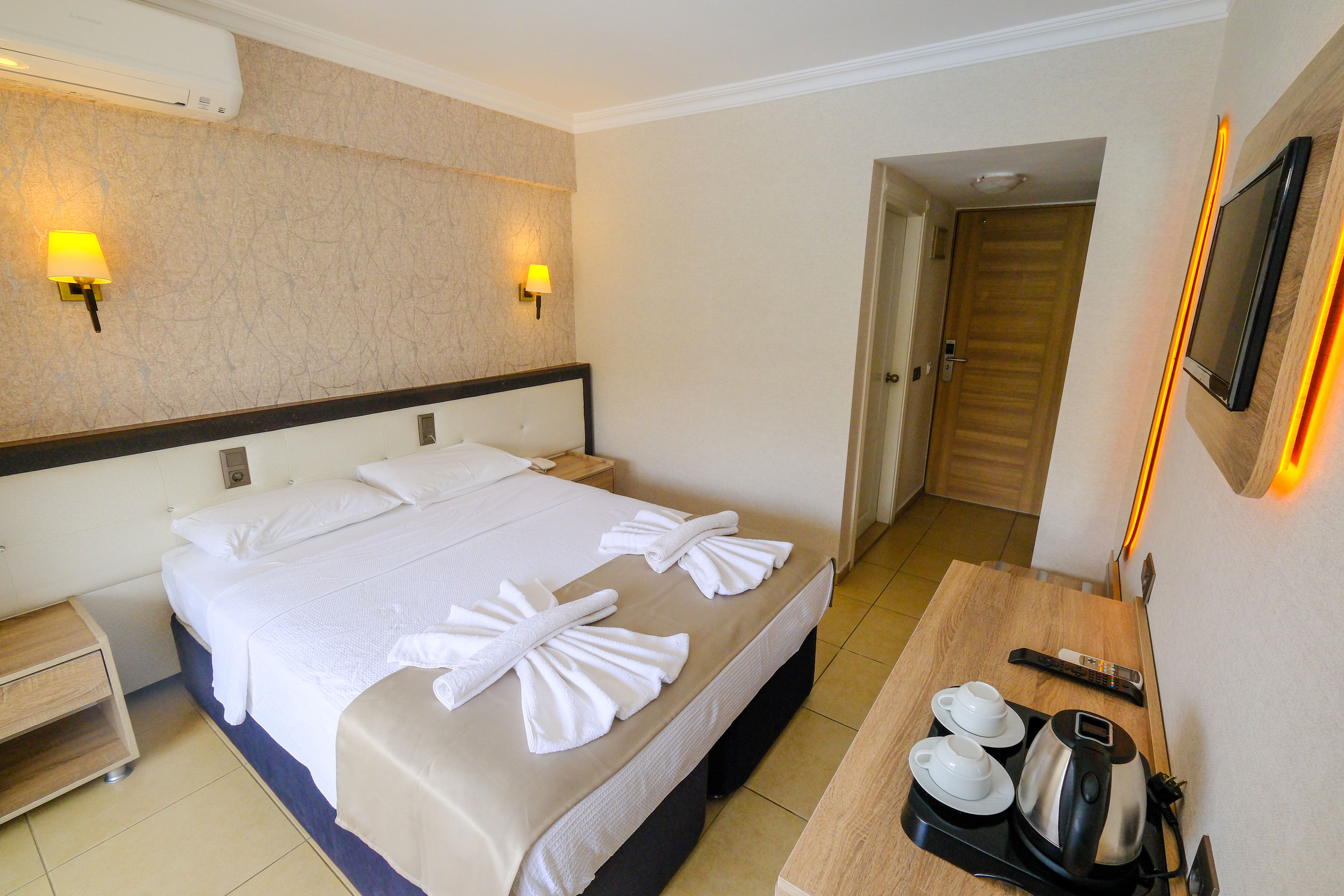 Fly & Go Explore Moni Hotel