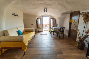 Woonvoorbeeld 3-kamerbungalow Cave House