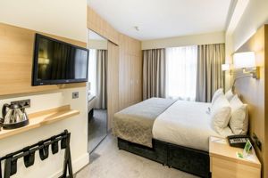 Holiday Inn Kensington High Street - incl. voetbalticket
