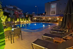 Moni Hotel