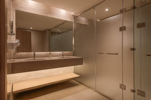Woonvoorbeeld deluxe familiekamer swim up