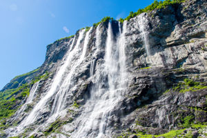 Middernachtzon cruise met Hurtigruten incl. vlucht
