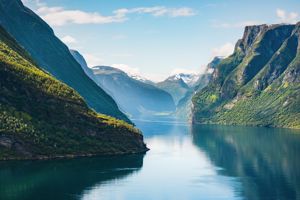 Middernachtzon cruise met Hurtigruten incl. vlucht