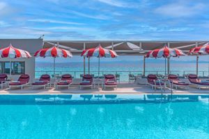 Ammon Zeus Luxury Beach