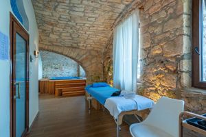 Ammon Zeus Luxury Beach