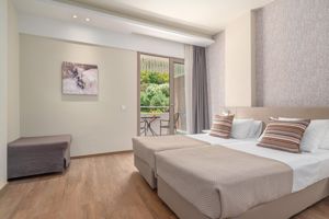 Ammon Zeus Luxury Beach