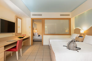 Woonvoorbeeld familiekamer superior