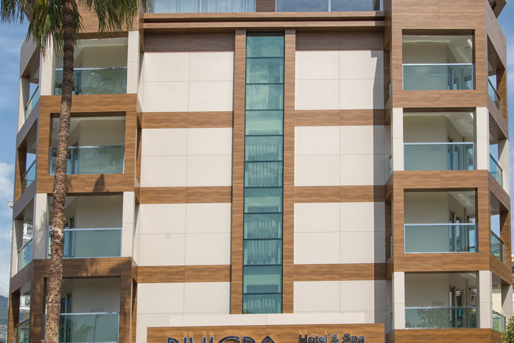 Riviera Hotel & Spa