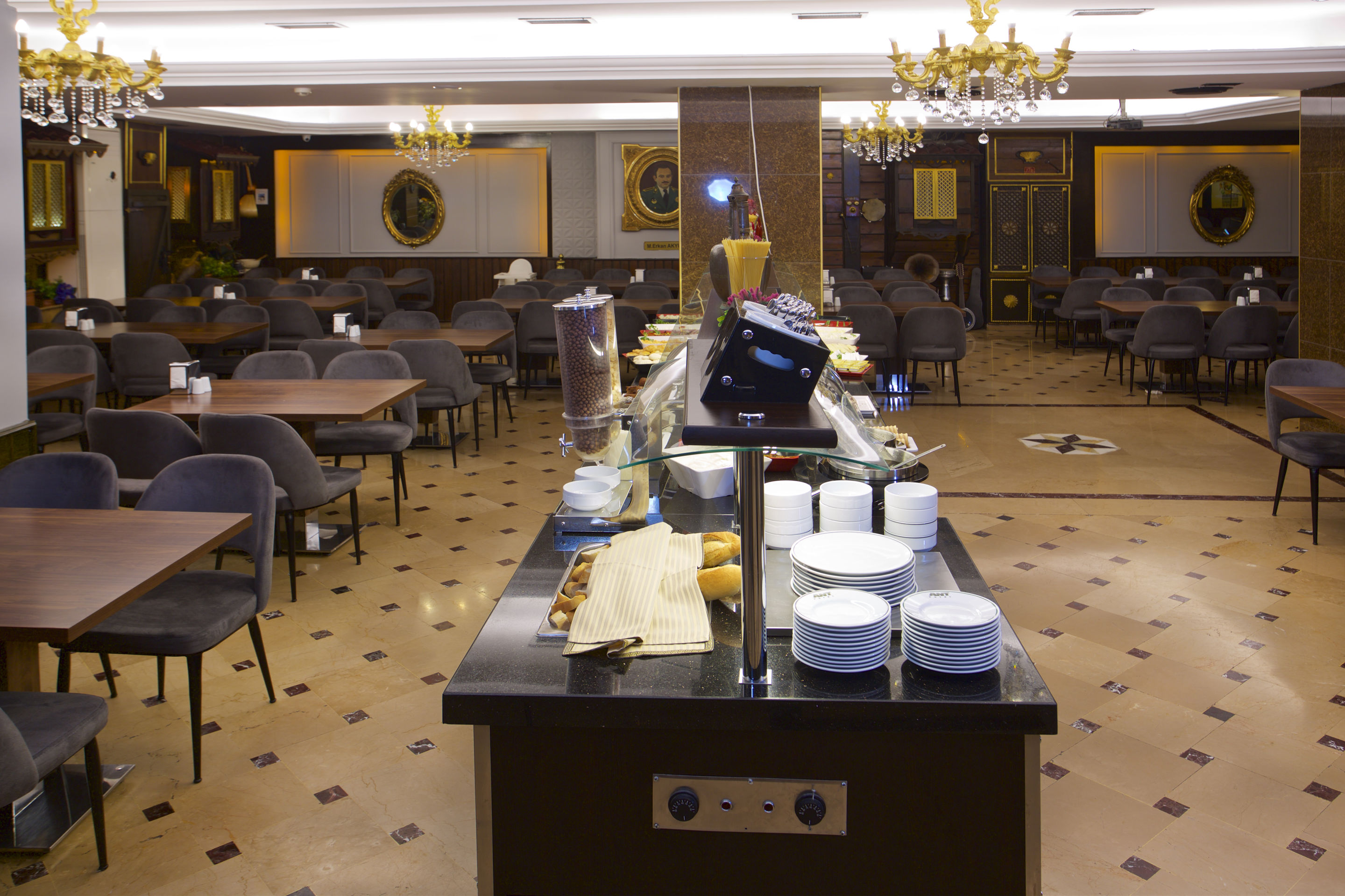 Grand Ant Hotel