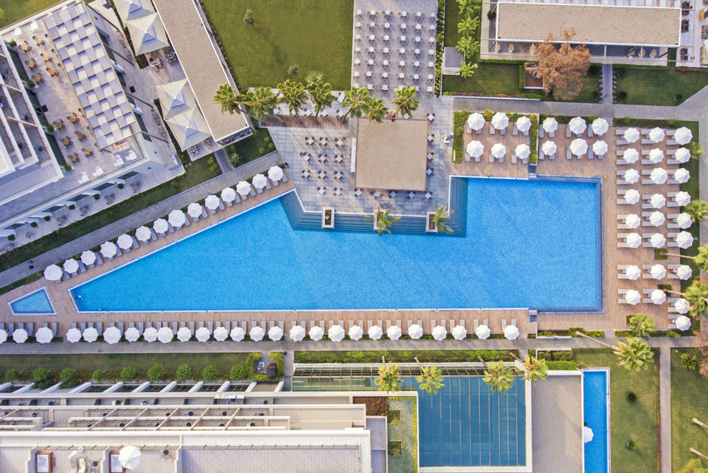 Acanthus Cennet Barut Collection