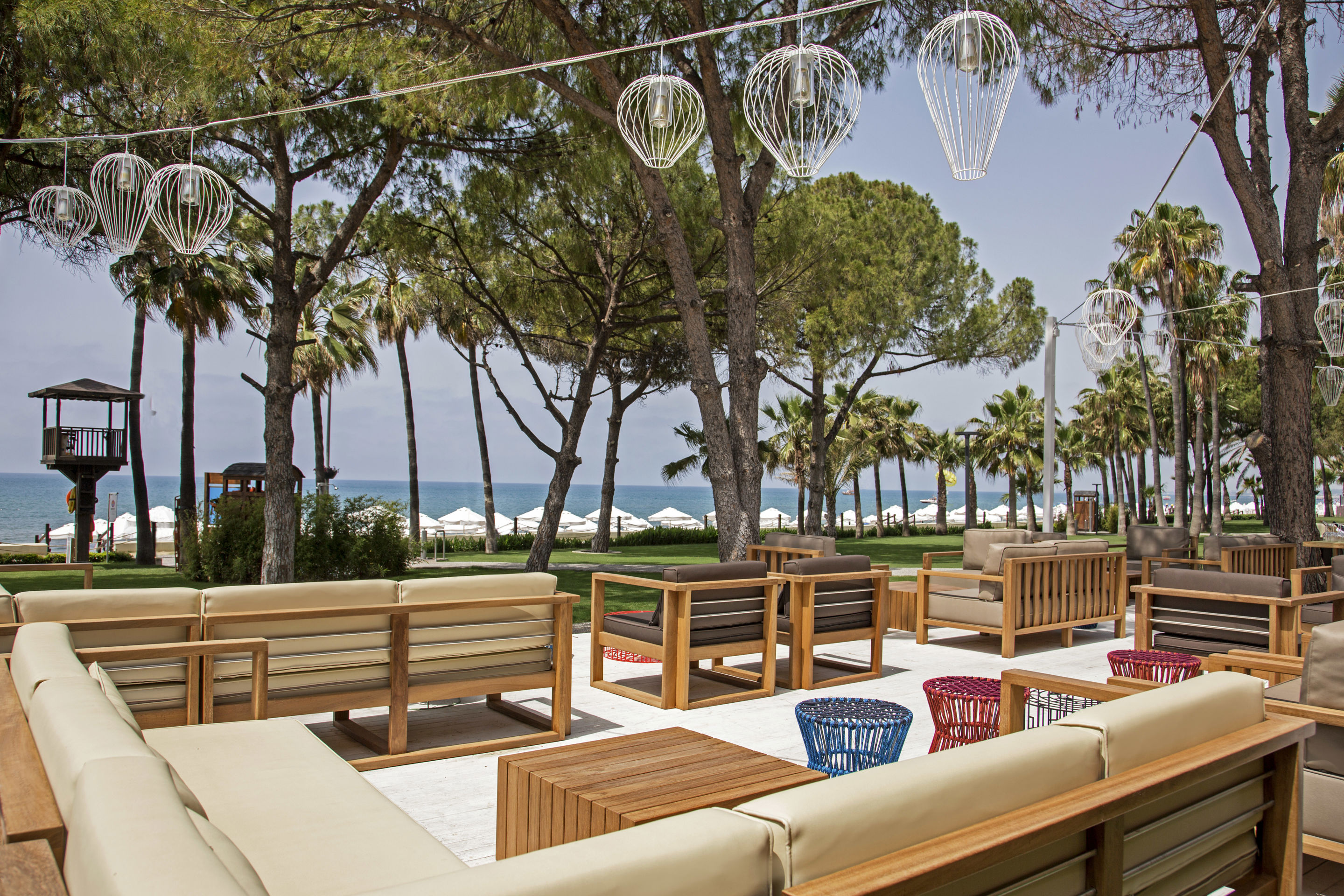 Acanthus Cennet Barut Collection