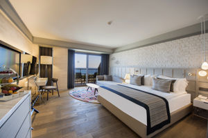 Acanthus Cennet Barut Collection