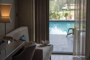 Woonvoorbeeld de luxe swim-up kamer