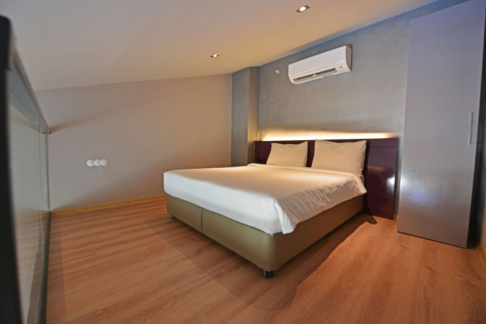 Mirage World slide 5