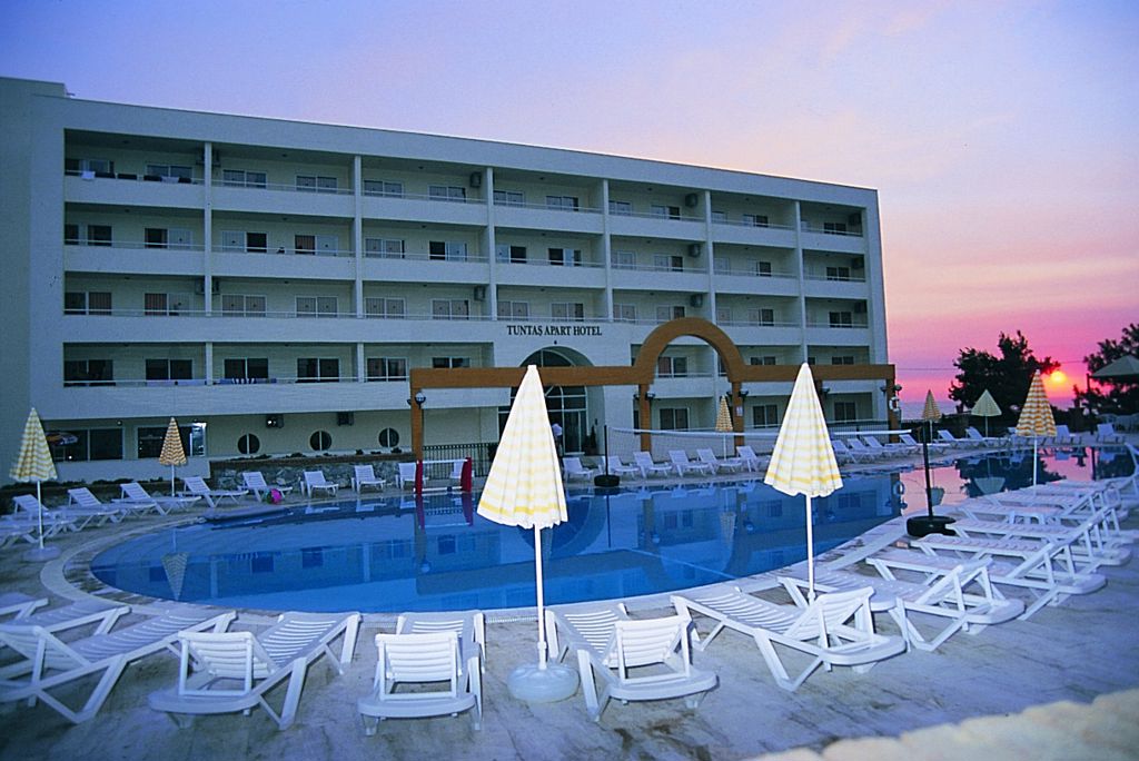 Tuntas Family Suites