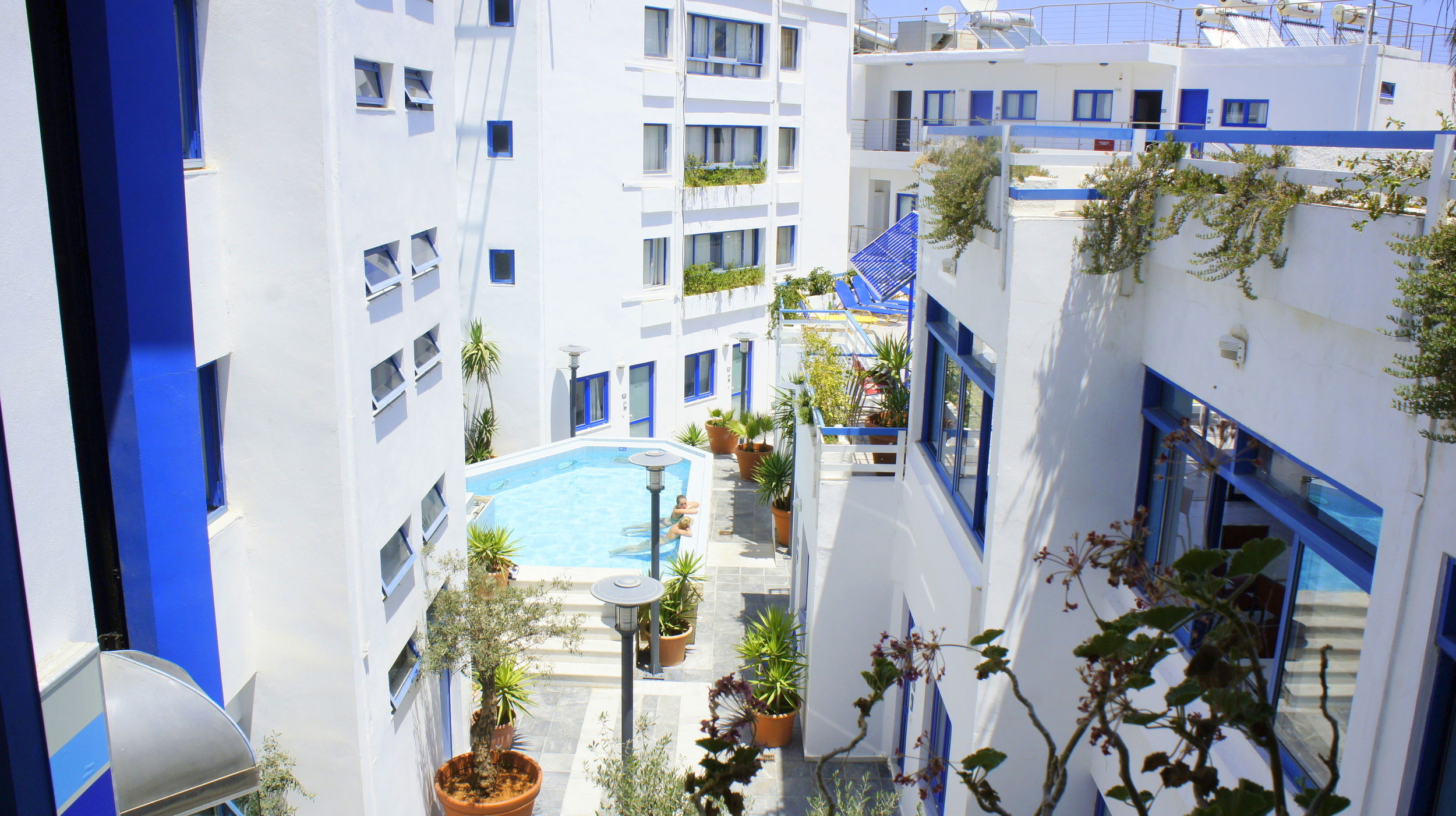Kassavetis Center - Hotel Studios & Apartments