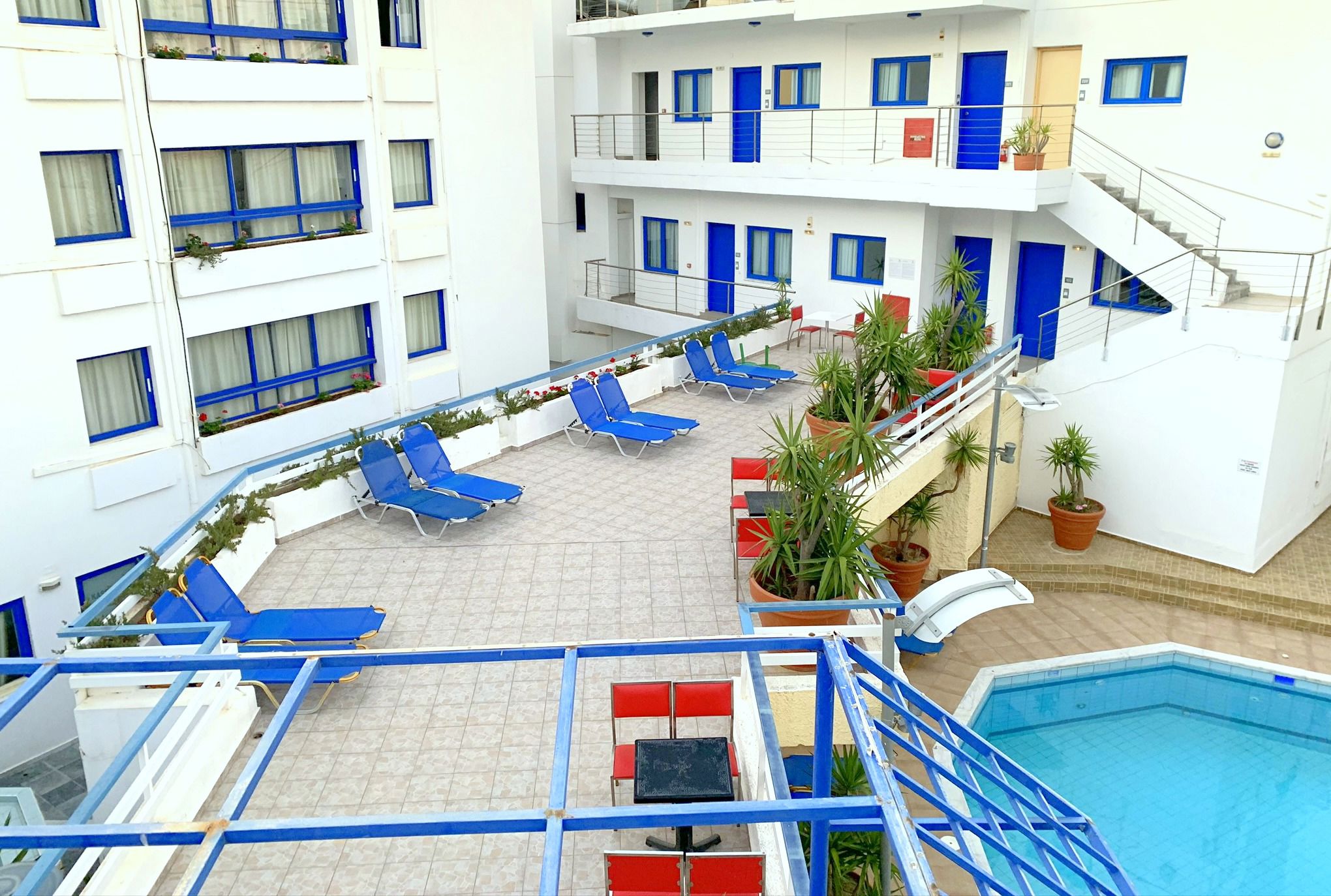Kassavetis Center - Hotel Studios & Apartments