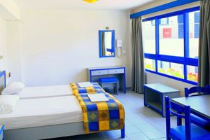 Kassavetis Center – Hotel Studios & Apartments