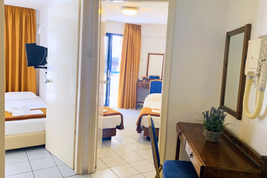 Kassavetis Center - Hotel Studios & Apartments