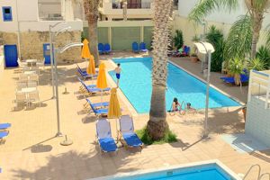 Kassavetis Center – Hotel Studios & Apartments