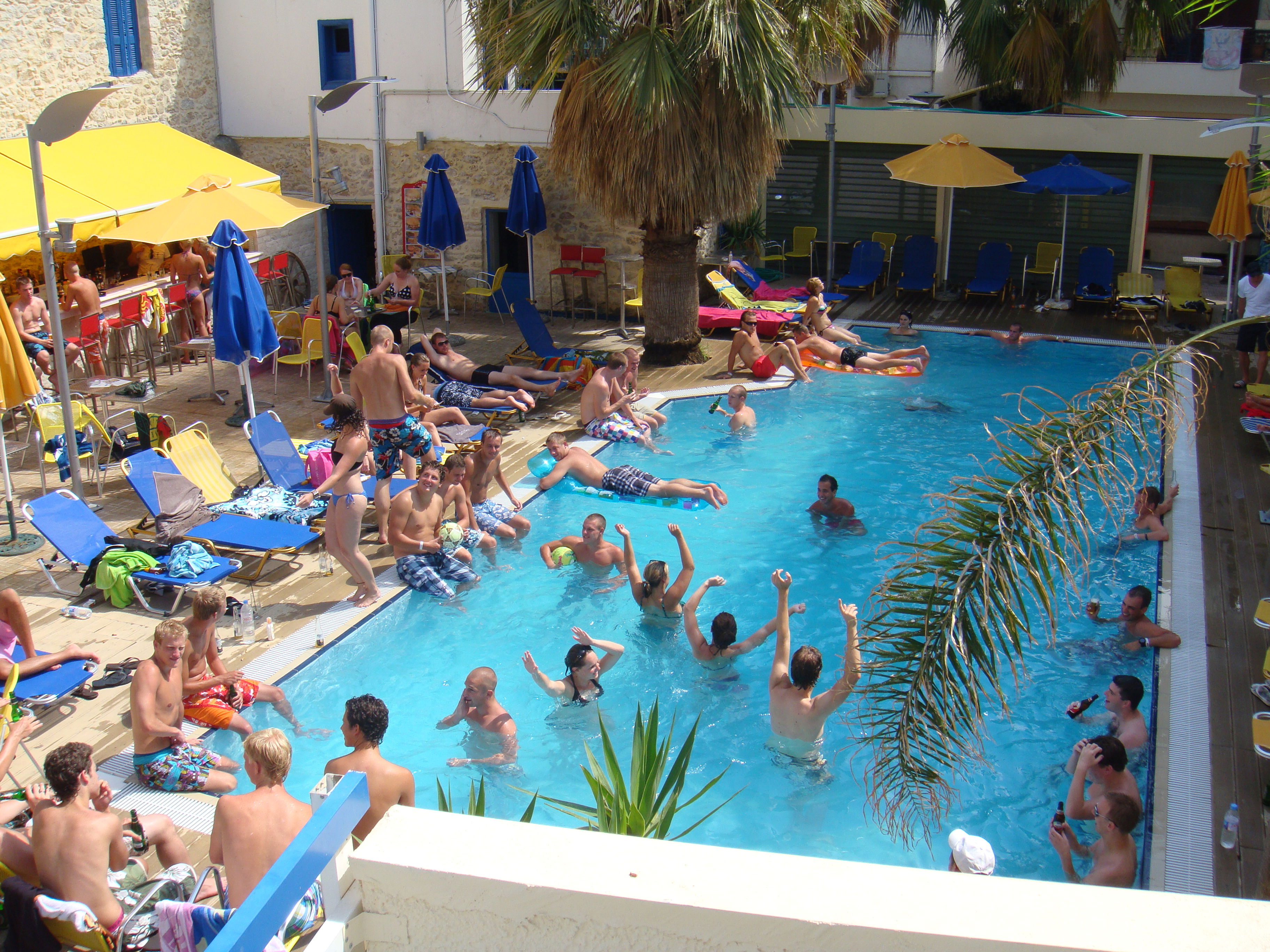 Kassavetis Center - Hotel Studios & Apartments