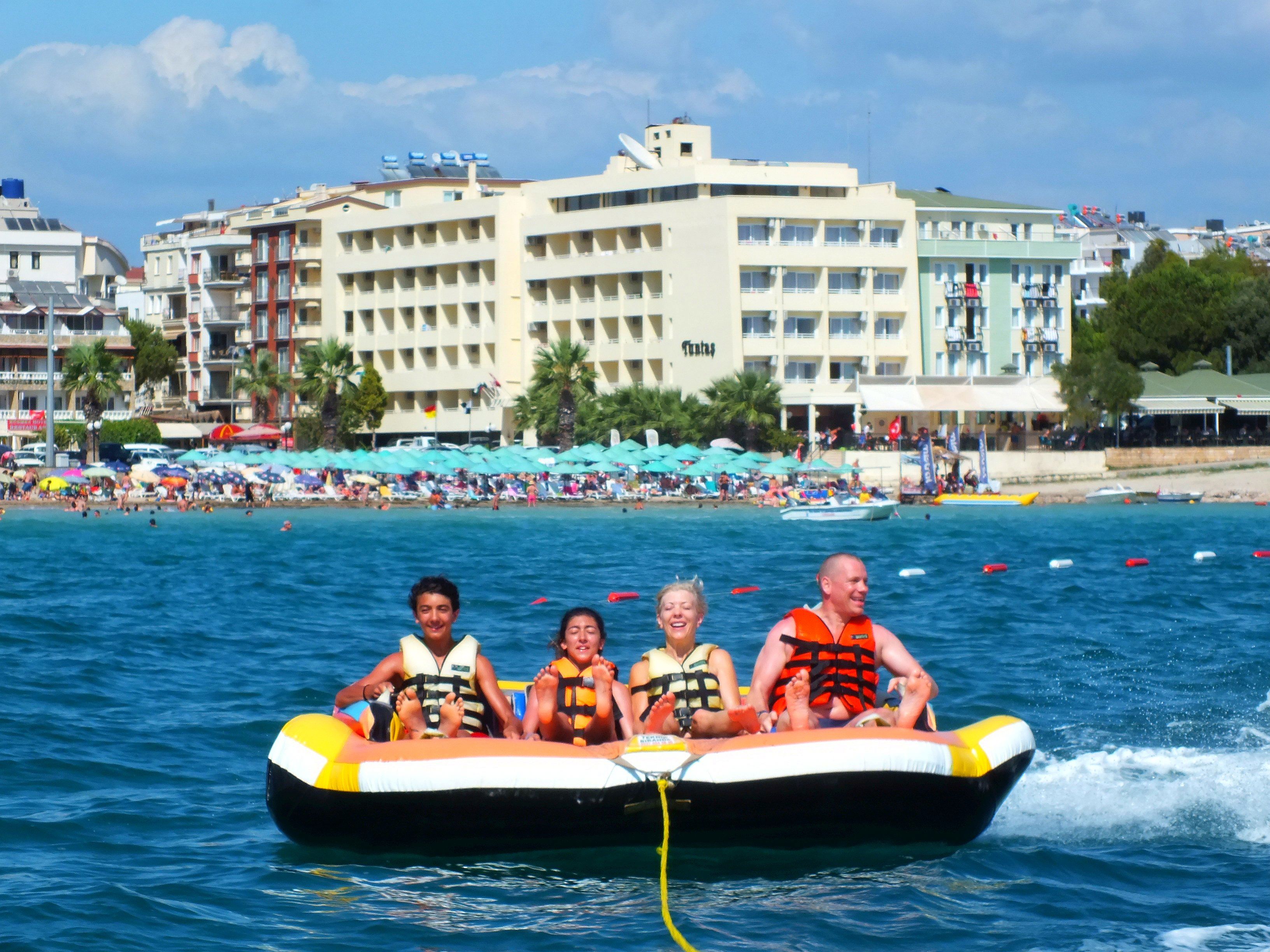 Tuntas Beach