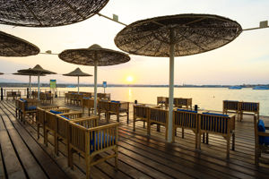 Beach bar & restaurant