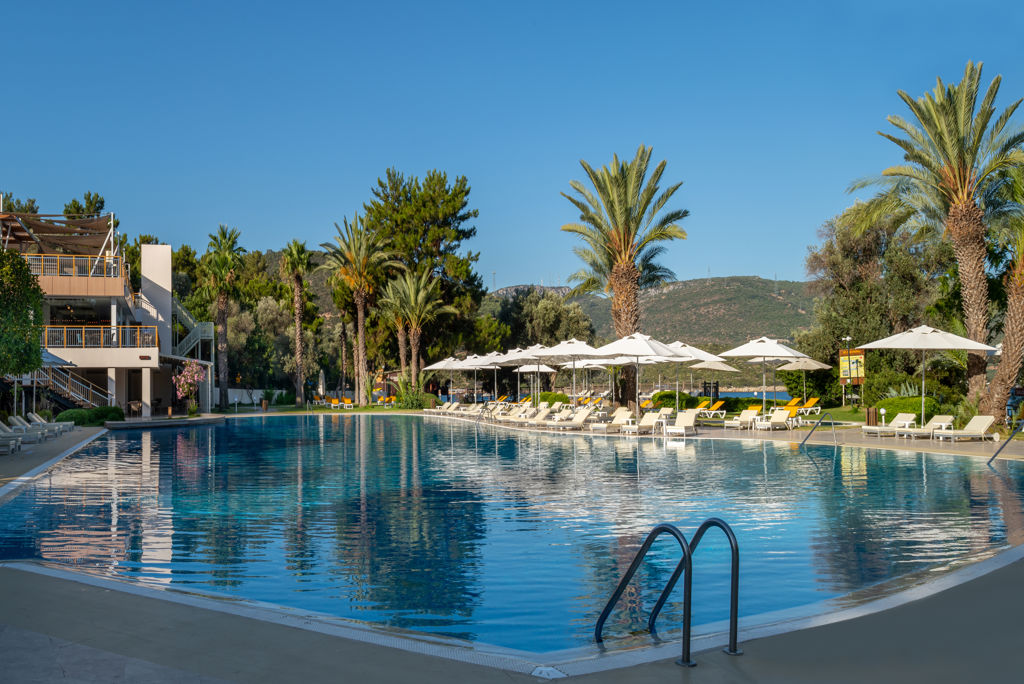 double-tree-by-hilton-bodrum-isil-club-resort