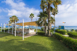Sunset Beach bar