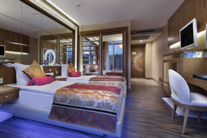 Granada Luxury Okurcalar