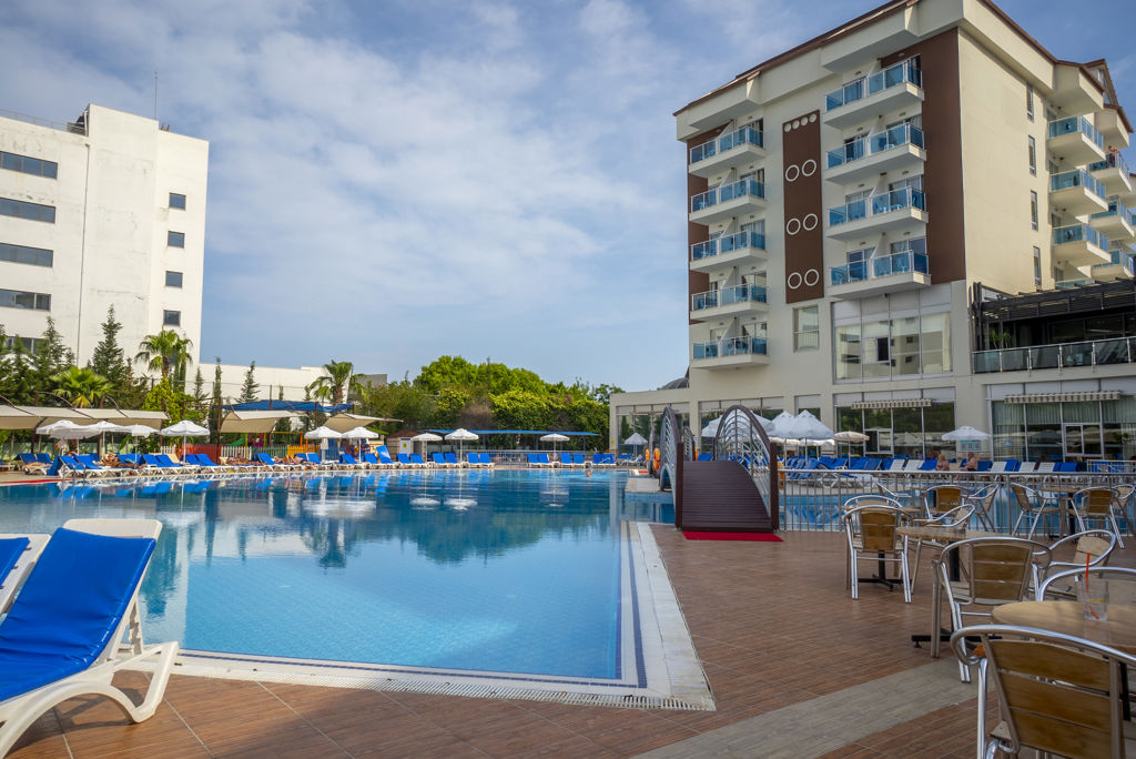 Cenger Beach foto 6