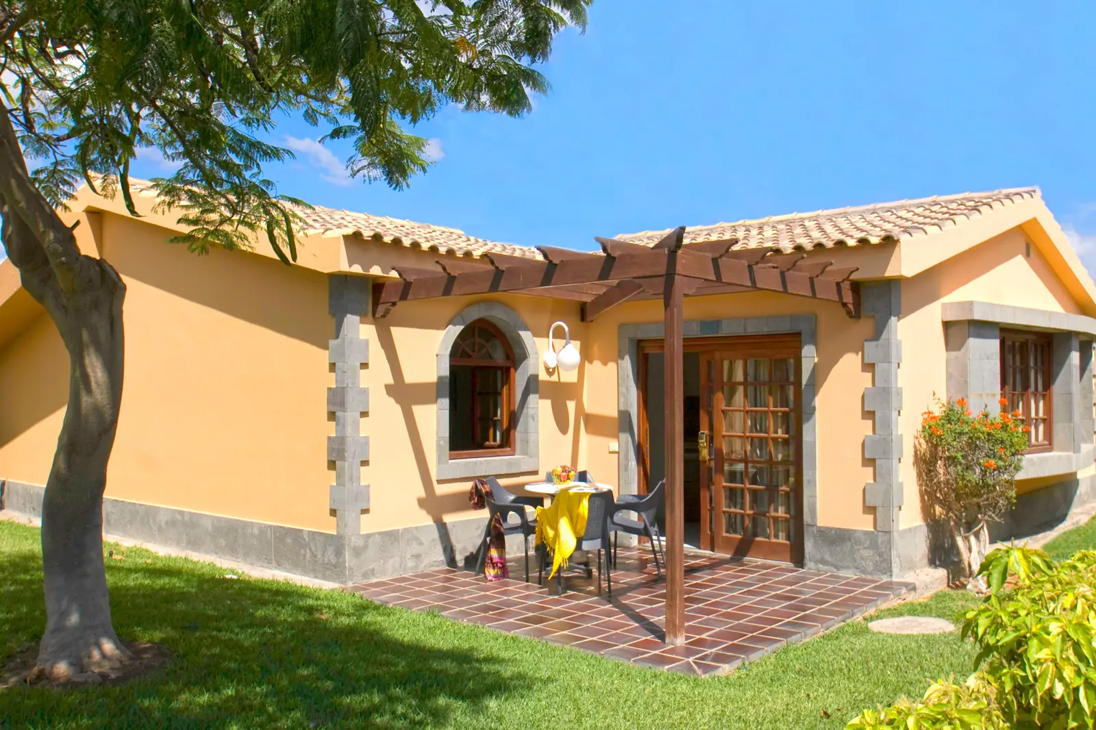 2-kamerbungalow van Maspalomas Resort by Dunas met terras