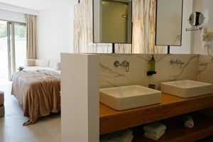 Woonvoorbeeld junior suite met prive zwembad
