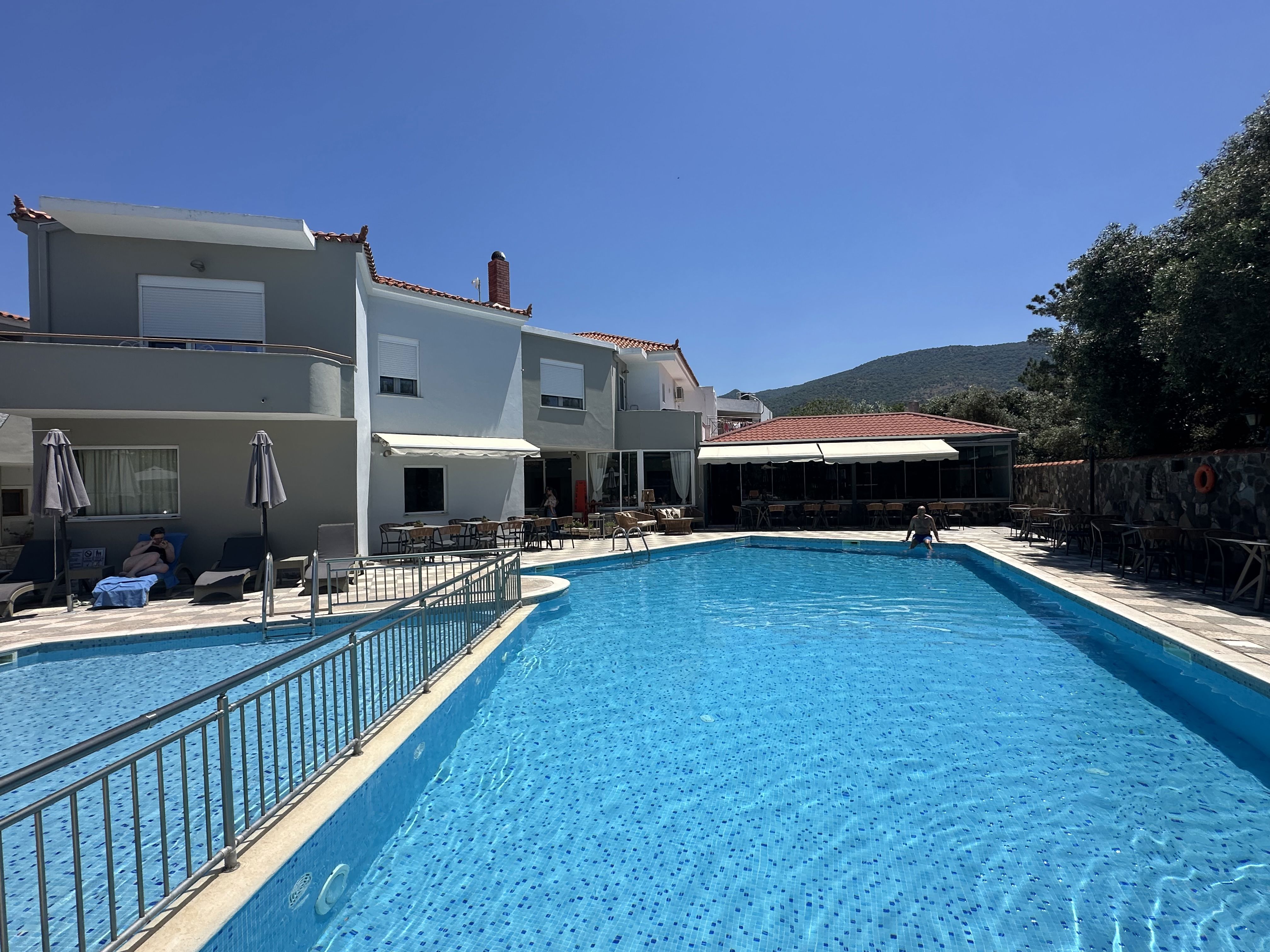 Sunset Hotel Lesbos, Petra