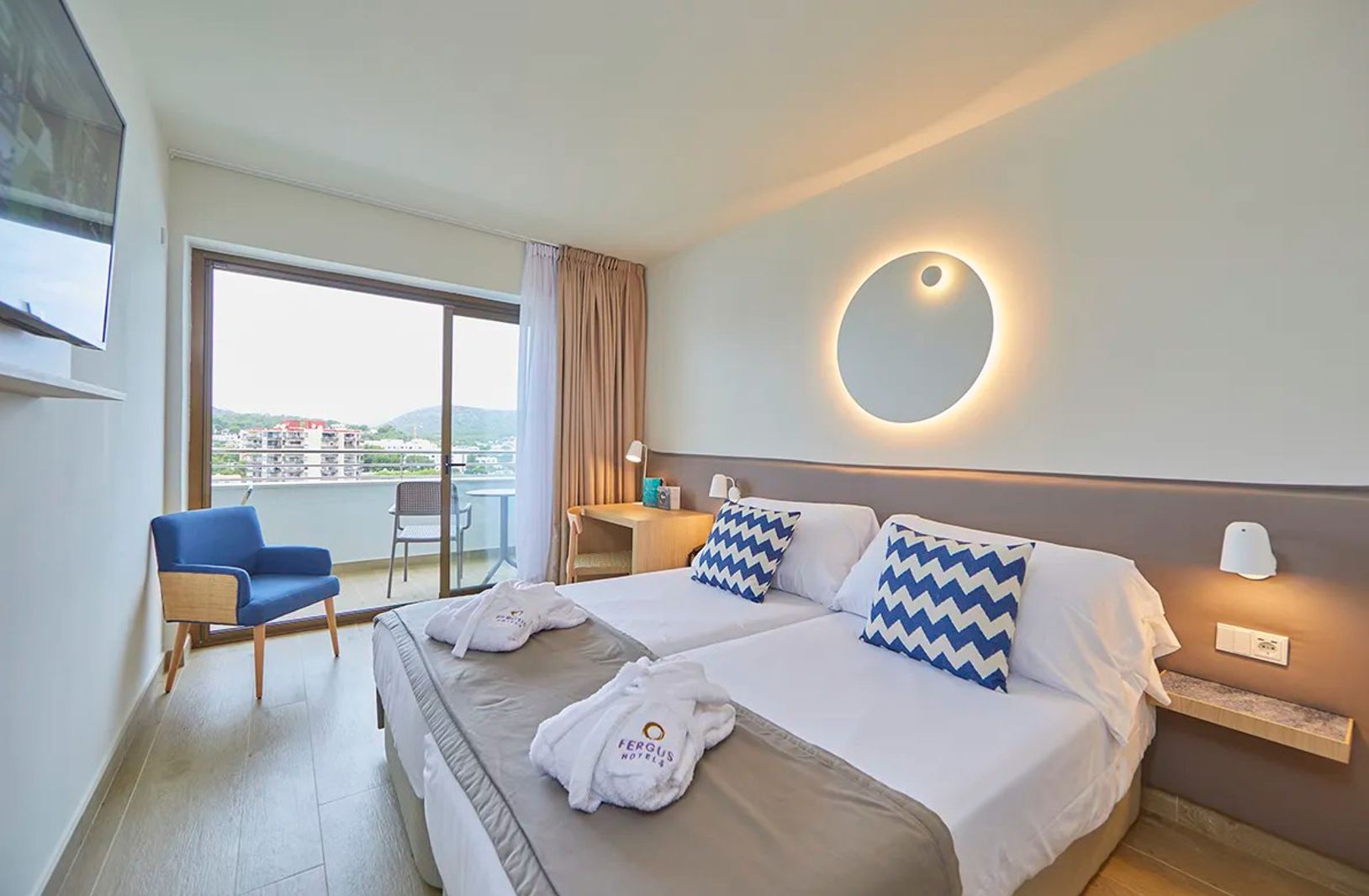 Fergus Style Tobago billede 3