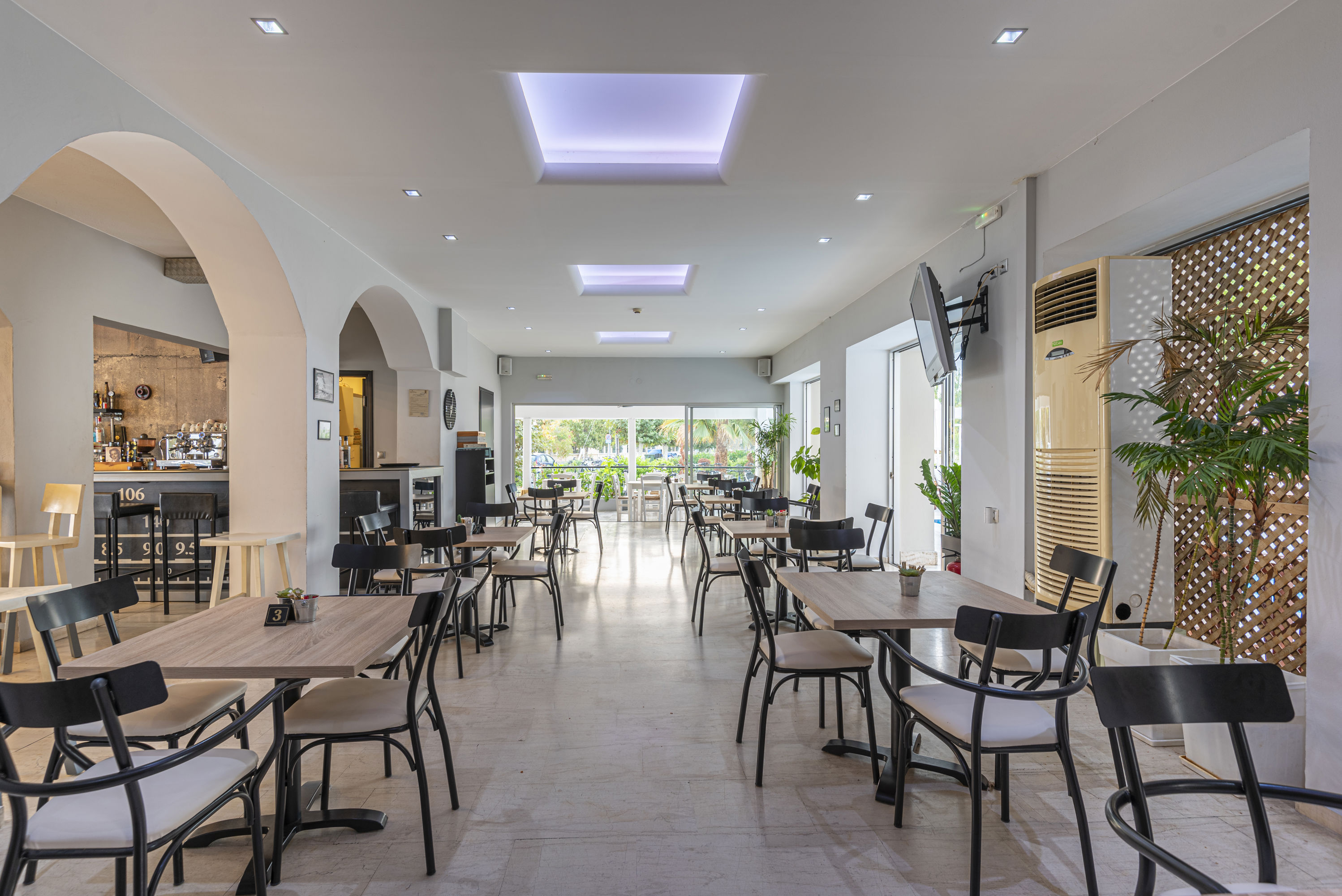 Zephyros Hotel